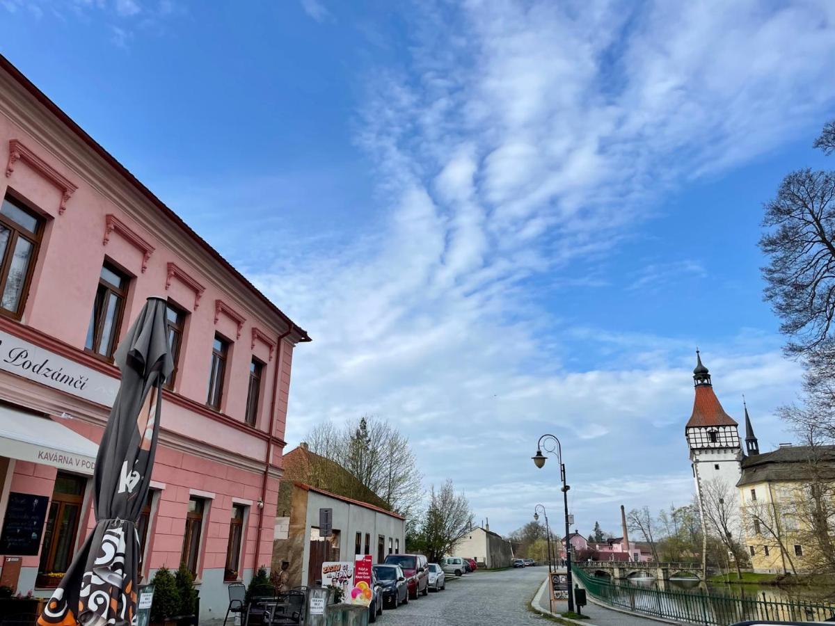 Apartmany V Podzamci V Blizkosti Zamku Blatná Exterior photo